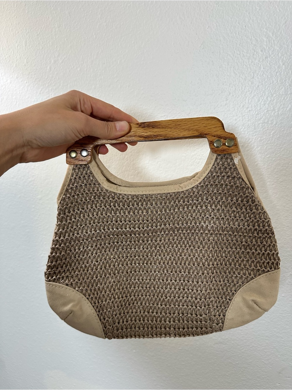 Vintage 70's Biege Raffia Woven Fabric Combo Wooden Top Handle Small Hand Bag - Picture 3 of 13